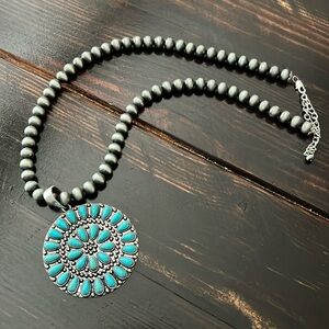 Navajo pearl necklace with turquoise pendant